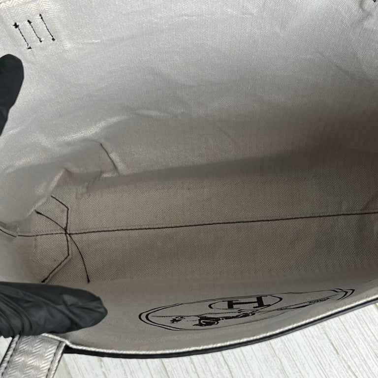 D21