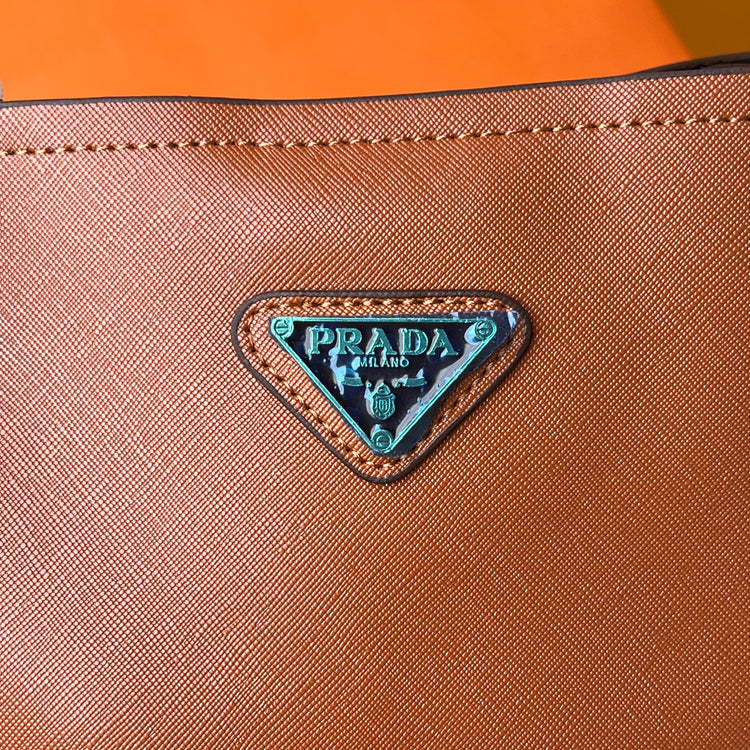 F382