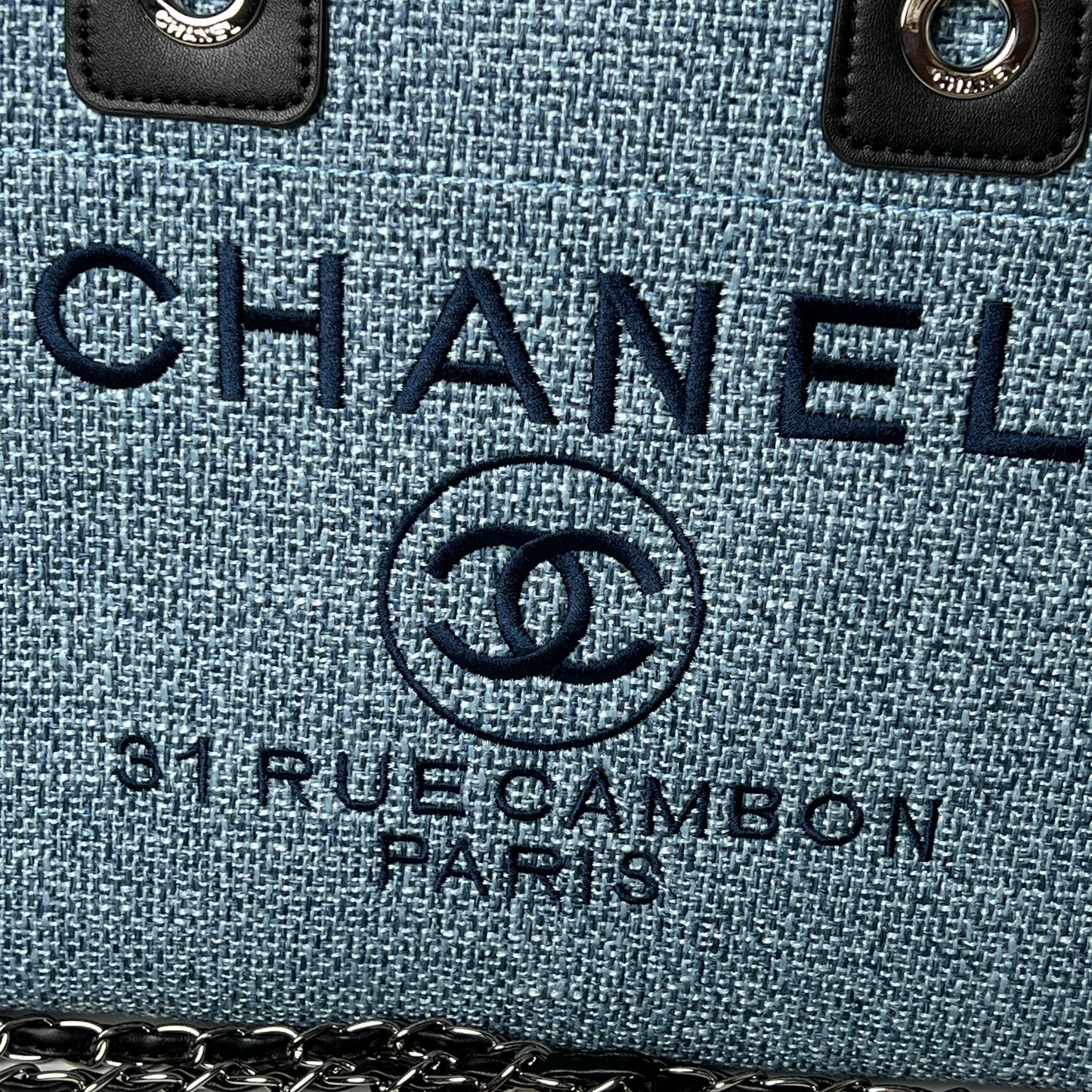 D552